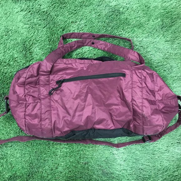SGHS Cheer Gym Duffle Bag Screen-Used 'Dare Me' Netflix - Picture 13 of 14